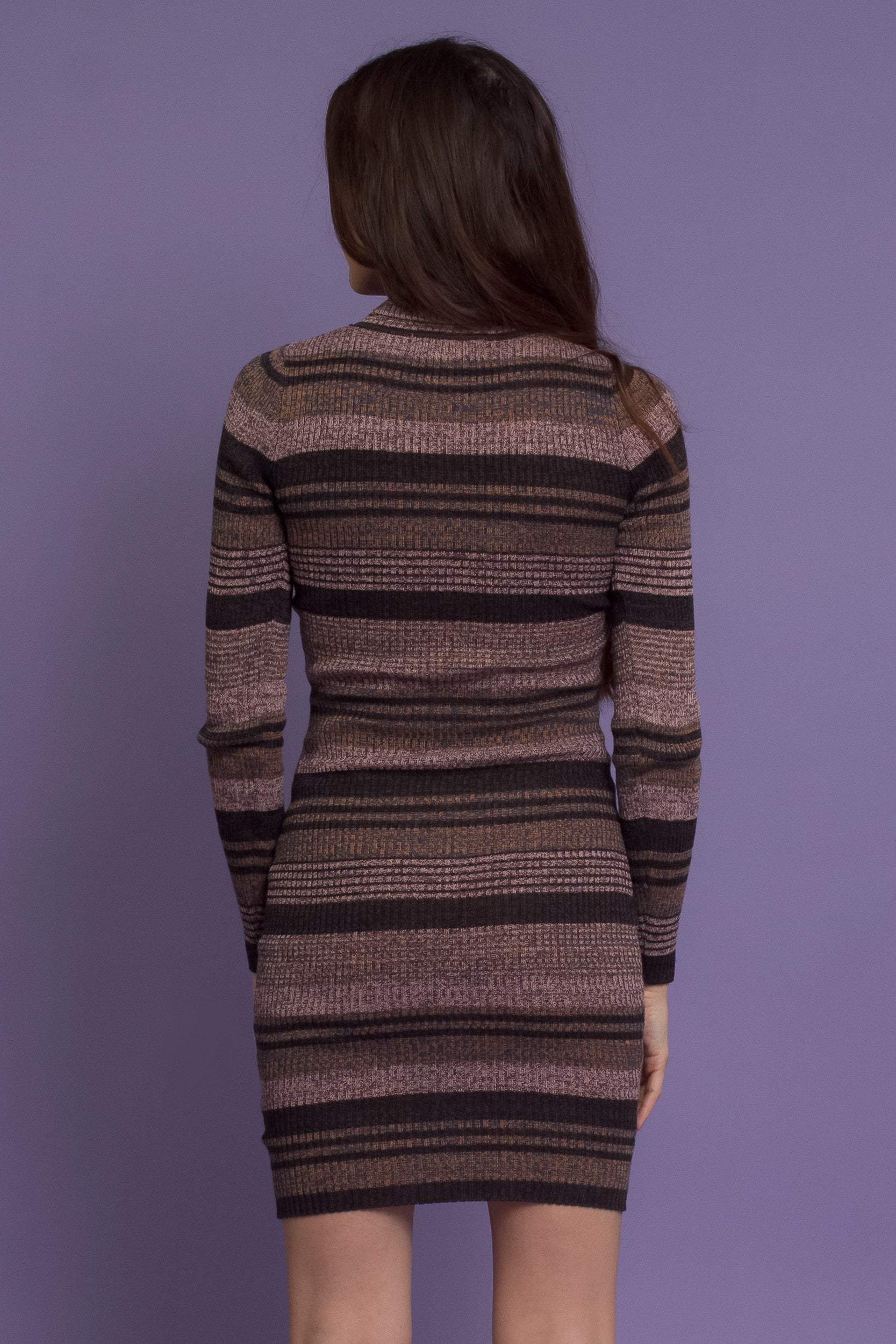 Fitted ribbed turtleneck dress, in mauve. Image 3
