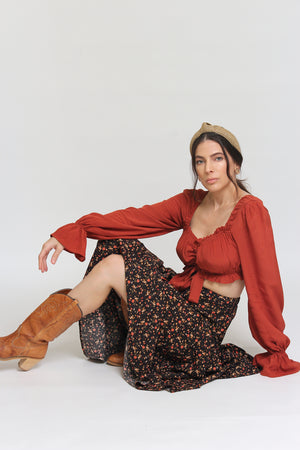 Cropped blouse with sweetheart neckline, in copper. Image 10